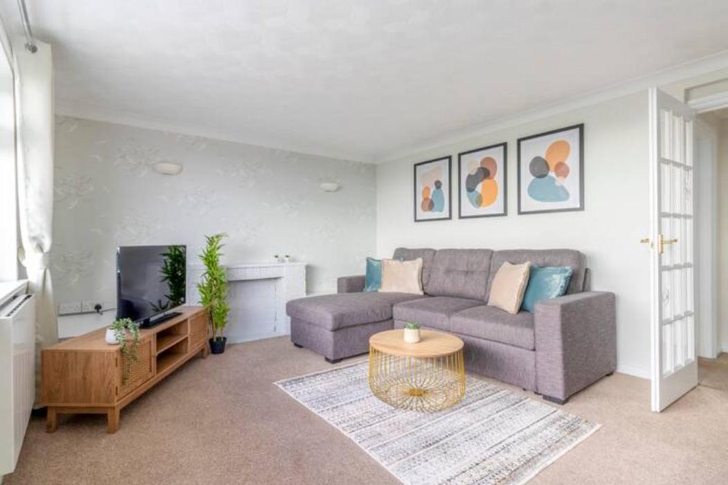 Trendy Sea View 2 Bedroom Sleeps 6 - Free Parking Bournemouth Exterior photo